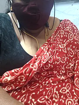 Snapshot of TAMIL_ELAKKIYA chatting on February 19, 2026, 6:05 pm TAMIL ELAKKIYA online show from February 19, 2026, 6:05 pm