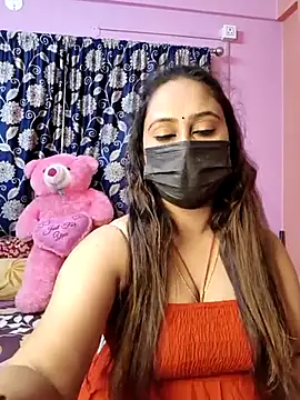 Cute-lusi online show from May 11, 2026, 4:48 pm