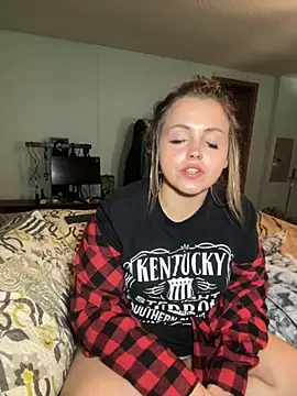 JuicyExxxperience online show from October 15, 2025, 2:47 pm