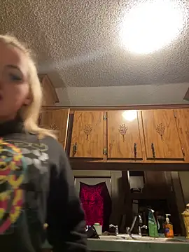 JuicyExxxperience online show from February 18, 2026, 2:24 pm