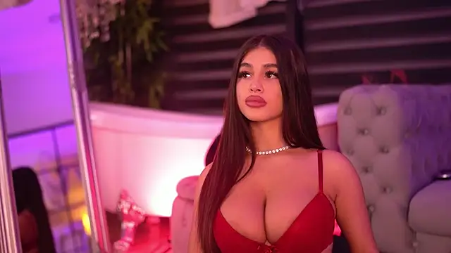 BellaNoirre online show from December 22, 2025, 5:57 pm