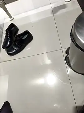 hotboy43339 online show from October 19, 2025, 1:30 am