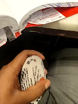 hotboy43339 online show from October 24, 2025, 3:27 am