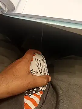 hotboy43339 online show from February 24, 2026, 3:40 am