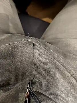 hotboy43339 online show from November 21, 2025, 8:57 am