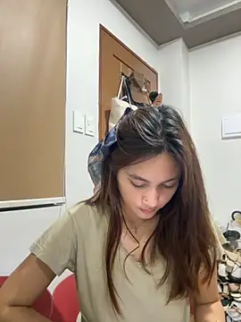 LanySylvia online show from November 15, 2025, 1:48 pm