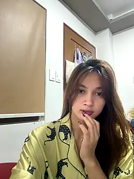 LanySylvia online show from November 7, 2025, 4:11 pm