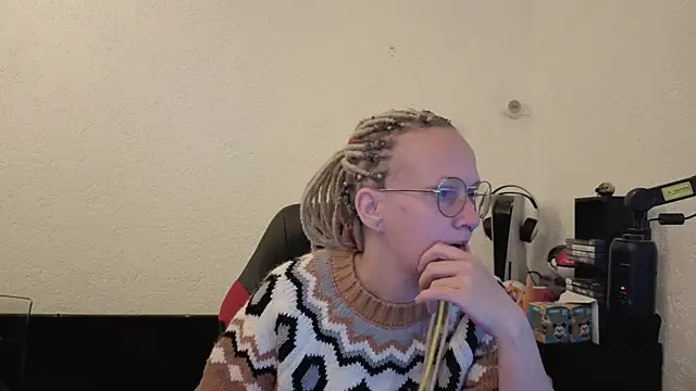 lisa yummi online show from April 16, 2026, 3:29 am