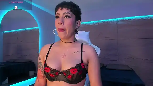 ZahaRose online show from September 25, 2025, 4:46 pm