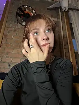 Only April online show from December 1, 2025, 6:03 am