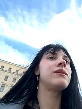 Only April online show from September 17, 2025, 2:19 pm