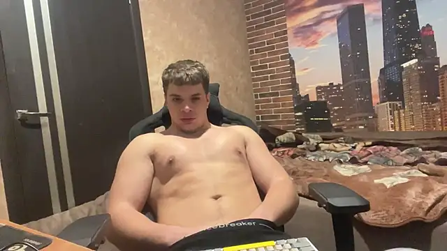 MusclePhantom online show from January 7, 2026, 9:42 pm