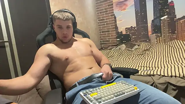Snapshot of MusclePhantom chatting on September 26, 2025, 7:43 pm MusclePhantom online show from September 26, 2025, 7:43 pm