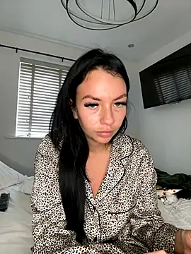 Snapshot of BELLABLACKXUK chatting on November 8, 2025, 12:42 pm BELLABLACKXUK online show from November 8, 2025, 12:42 pm