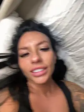 Snapshot of BELLABLACKXUK chatting on October 18, 2025, 12:12 am BELLABLACKXUK online show from October 18, 2025, 12:12 am