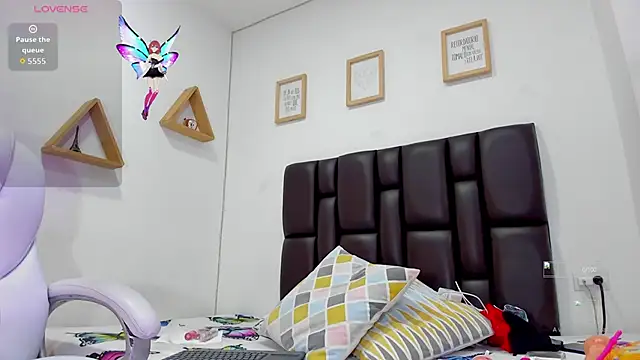 miiarod online show from October 22, 2025, 7:46 pm