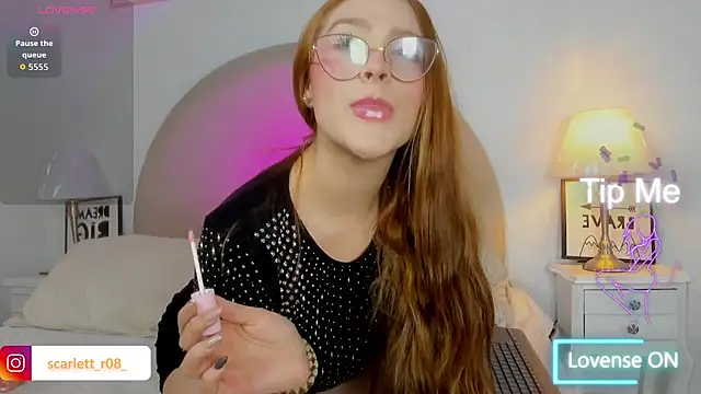 Snapshot of scarlett_roousse chatting on November 12, 2025, 8:34 pm scarlett roousse online show from November 12, 2025, 8:34 pm