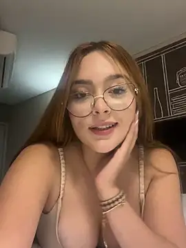 Snapshot of scarlett_roousse chatting on October 8, 2025, 12:56 am scarlett roousse online show from October 8, 2025, 12:56 am