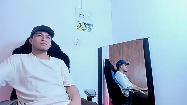 juanmechanic  online show from September 23, 2025, 7:32 pm