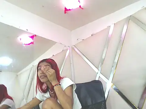 Snapshot of TifannyHott chatting on February 9, 2026, 7:45 pm TifannyHott online show from February 9, 2026, 7:45 pm