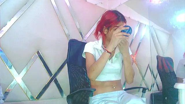 Snapshot of TifannyHott chatting on February 12, 2026, 7:35 pm TifannyHott online show from February 12, 2026, 7:35 pm