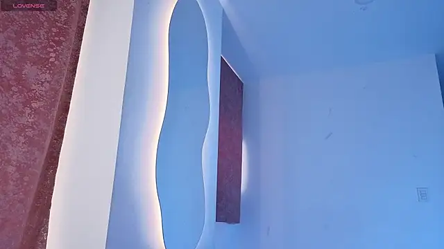 Isabella Dollss online show from September 14, 2025, 5:46 pm