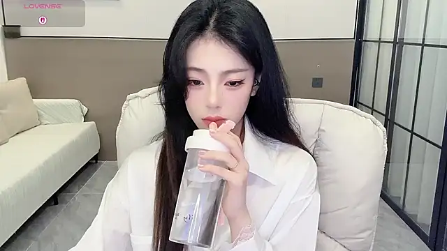Snapshot of Sandy_Uu chatting on September 18, 2025, 5:54 am Sandy Uu online show from September 18, 2025, 5:54 am