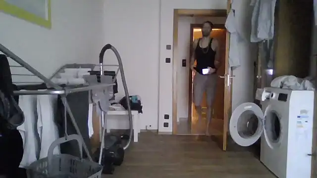 Snapshot of XLBarehengst chatting on March 31, 2026, 6:04 am XLBarehengst online show from March 31, 2026, 6:04 am