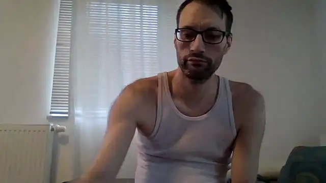 Snapshot of XLBarehengst chatting on March 14, 2026, 9:15 am XLBarehengst online show from March 14, 2026, 9:15 am