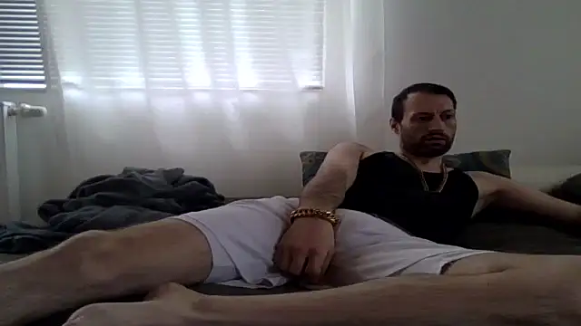 Snapshot of XLBarehengst chatting on April 1, 2026, 12:50 pm XLBarehengst online show from April 1, 2026, 12:50 pm