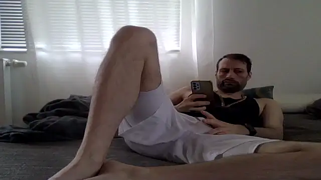 Snapshot of XLBarehengst chatting on April 1, 2026, 1:41 pm XLBarehengst online show from April 1, 2026, 1:41 pm