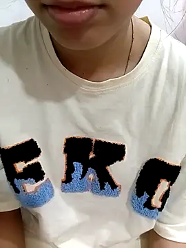 blueeyegirl22 online show from December 2, 2025, 11:01 am