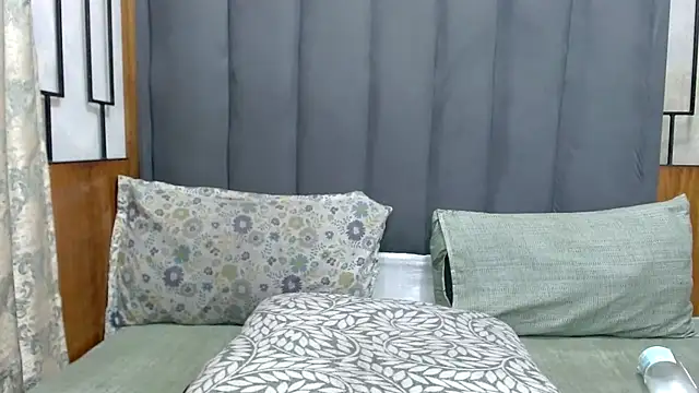 Snapshot of MrsMxx25 chatting on April 20, 2026, 5:47 pm MrsMxx25 online show from April 20, 2026, 5:47 pm