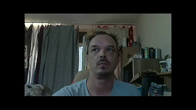 Snapshot of Jenner84 chatting on July 18, 2026, 6:22 am Jenner84 online show from July 18, 2026, 6:22 am