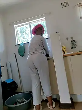 Snapshot of Ebonyboobsmilk chatting on September 23, 2025, 9:27 am Ebonyboobsmilk online show from September 23, 2025, 9:27 am