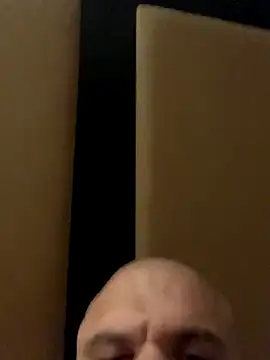 Snapshot of shakeweight chatting on November 4, 2025, 3:05 pm shakeweight online show from November 4, 2025, 3:05 pm