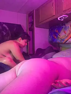 Snapshot of shakeweight chatting on September 27, 2025, 12:11 pm shakeweight online show from September 27, 2025, 12:11 pm