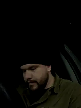 Snapshot of shakeweight chatting on October 27, 2025, 8:04 am shakeweight online show from October 27, 2025, 8:04 am