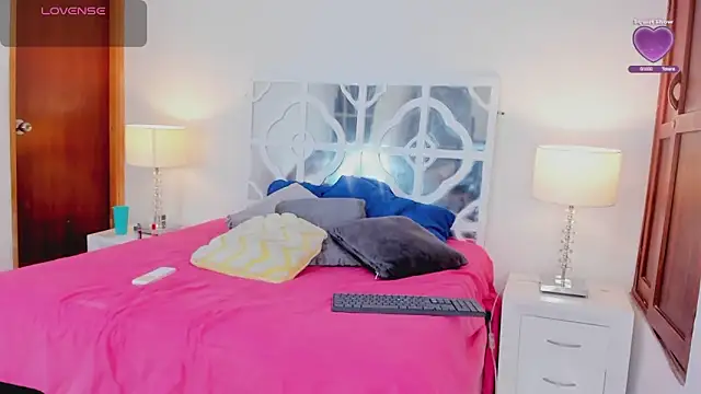 MikaelaStone online show from September 23, 2025, 11:28 am