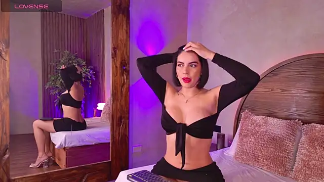 Snapshot of renata_black_ chatting on April 23, 2026, 10:44 am renata black online show from April 23, 2026, 10:44 am