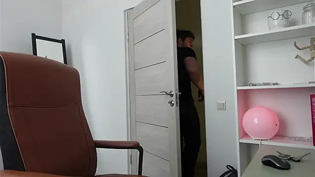 Richard Dullas online show from October 8, 2025, 9:55 am