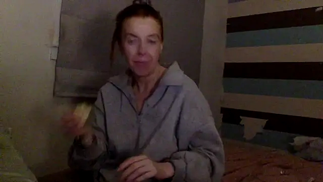 Bellababexox online show from June 17, 2026, 1:38 am