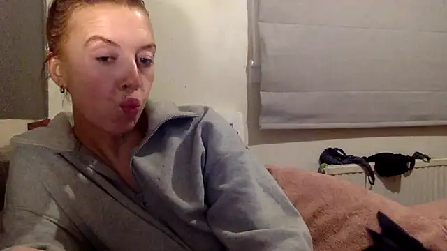 Bellababexox online show from June 10, 2026, 12:01 am