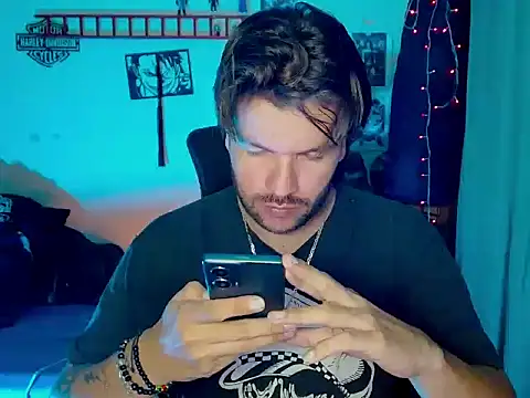 Snapshot of cortelioni_massimo_ chatting on November 5, 2025, 2:25 am cortelioni massimo online show from November 5, 2025, 2:25 am