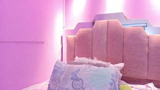 Snapshot of AndreaSweet2 chatting on March 5, 2026, 8:05 pm AndreaSweet2 online show from March 5, 2026, 8:05 pm