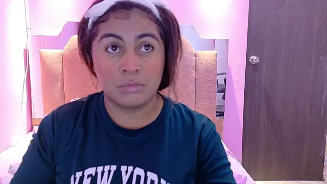 Snapshot of AndreaSweet2 chatting on February 27, 2026, 8:08 pm AndreaSweet2 online show from February 27, 2026, 8:08 pm