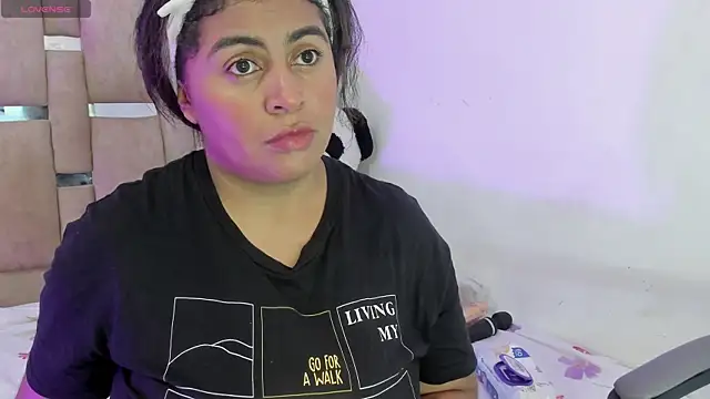 Snapshot of AndreaSweet2 chatting on February 18, 2026, 2:46 pm AndreaSweet2 online show from February 18, 2026, 2:46 pm