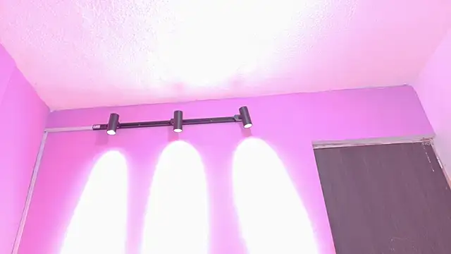 AndreaSweet2 online show from May 27, 2026, 7:43 pm