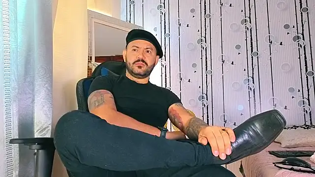 AlphaDrip online show from November 6, 2025, 12:20 pm