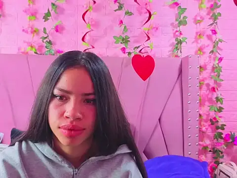 Nanis James online show from September 21, 2025, 3:11 am